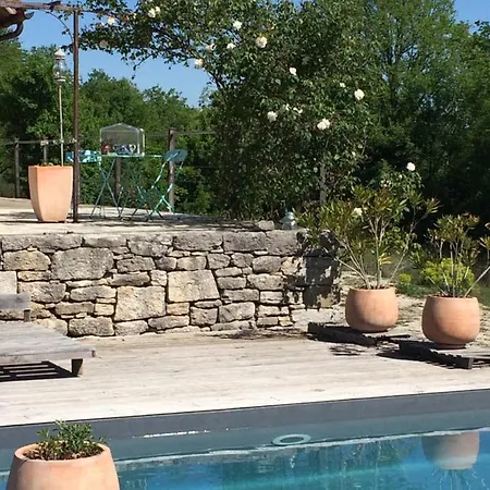 Les Trigones Du Causse - Maison Insolite Avec Acces Piscine Libre Independant Casa vacanze *