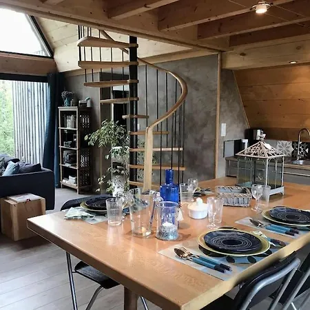Les Trigones Du Causse - Maison Insolite Avec Acces Piscine Libre Independant Casa vacanze *