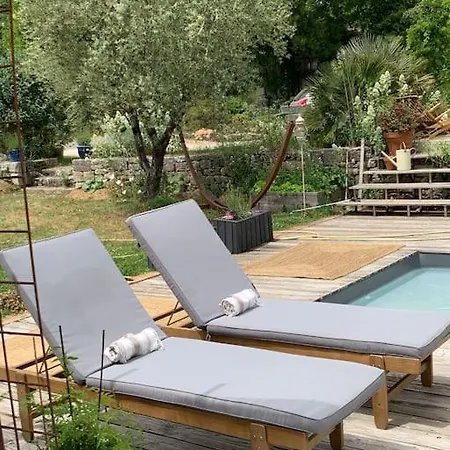 Casa vacanze Les Trigones Du Causse - Maison Insolite Avec Acces Piscine Libre Independant