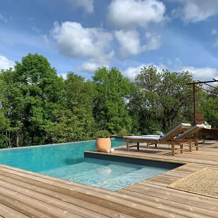 Les Trigones Du Causse - Maison Insolite Avec Acces Piscine Libre Independant Casa vacanze *